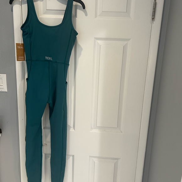 NWT Active by Teal Britt Jumper - Picture 2 of 2